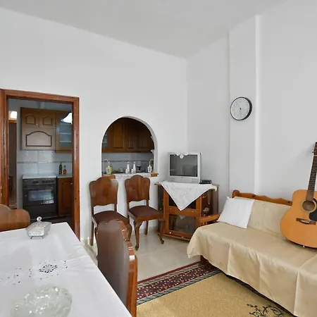 بيت للعطل Relaxing Experiences Near *