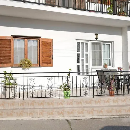 بيت للعطل Relaxing Experiences Near *